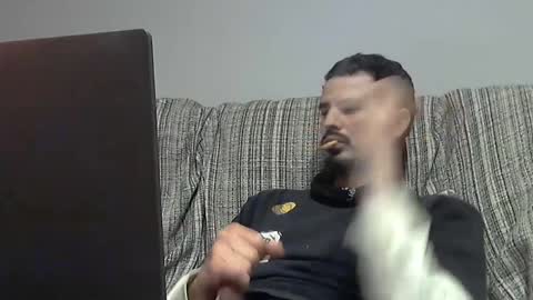 Snapshot of longnight5 chatting on 02-17-25, 02:20 Alejandro Rulitos Twitter longnight55 Intagram 5longnight5 online show from 02-17-25, 02:20