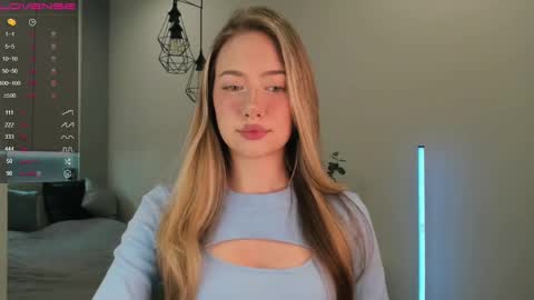 Snapshot of longoriaeva chatting on 02-22-25, 04:09 Eva online show from 02-22-25, 04:09