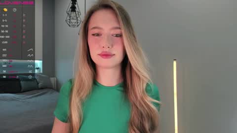 Snapshot of longoriaeva chatting on 12-05-25, 03:30 Eva online show from 12-05-25, 03:30