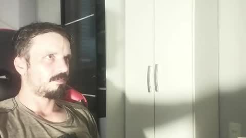 Lucas online show from 02-10-25, 08:21