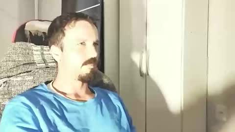 Snapshot of lookaz4010 chatting on 11-25-25, 02:17 Lucas online show from 11-25-25, 02:17