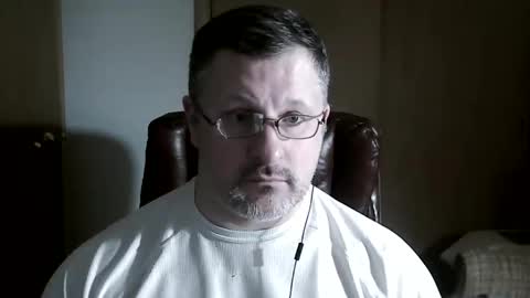 Snapshot of lookin75 chatting on 02-26-25, 04:58 lookin75 online show from 02-26-25, 04:58