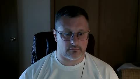 Snapshot of lookin75 chatting on 09-16-25, 12:22 lookin75 online show from 09-16-25, 12:22