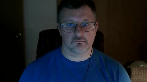 Snapshot of lookin75 chatting on 10-20-25, 01:50 lookin75 online show from 10-20-25, 01:50