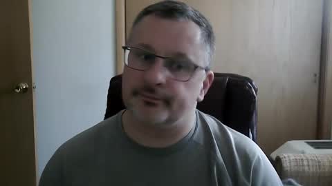 Snapshot of lookin75 chatting on 03-02-26, 08:48 lookin75 online show from 03-02-26, 08:48