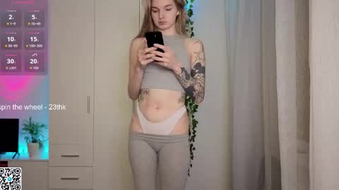 Luna online show from 01-08-26, 04:48