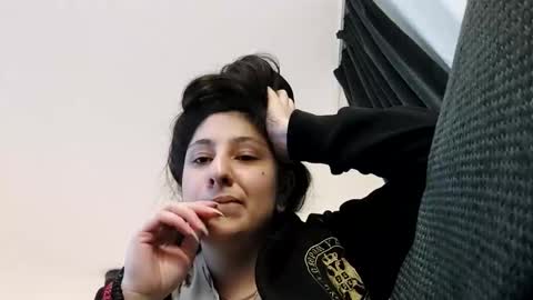 loolaunshaved online show from 10-26-25, 05:19