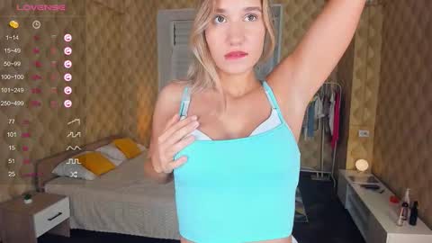 Snapshot of loookat_me chatting on 10-12-25, 09:14 Jina online show from 10-12-25, 09:14