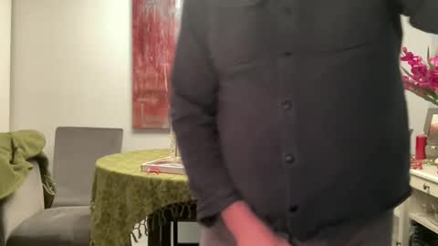 Snapshot of loop102 chatting on 12-27-24, 01:53 loop102 online show from 12-27-24, 01:53