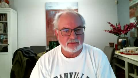 Snapshot of loop102 chatting on 01-24-25, 01:45 loop102 online show from 01-24-25, 01:45