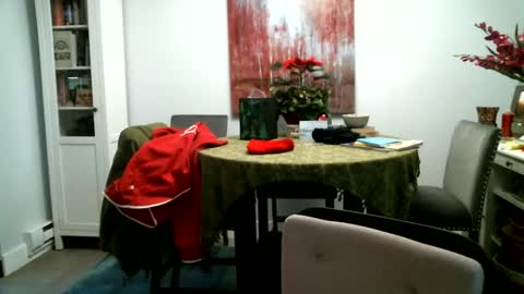 Snapshot of loop102 chatting on 01-28-25, 02:11 loop102 online show from 01-28-25, 02:11