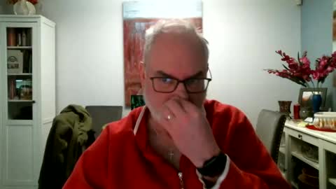 Snapshot of loop102 chatting on 01-29-25, 09:17 loop102 online show from 01-29-25, 09:17