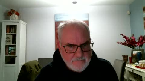 Snapshot of loop102 chatting on 02-01-25, 01:02 loop102 online show from 02-01-25, 01:02