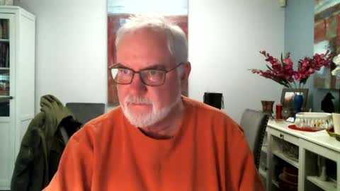 Snapshot of loop102 chatting on 03-01-25, 01:43 loop102 online show from 03-01-25, 01:43