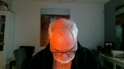 Snapshot of loop102 chatting on 09-28-25, 03:56 loop102 online show from 09-28-25, 03:56