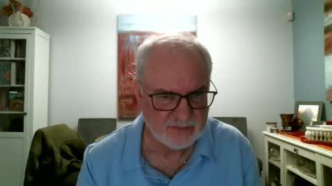 Snapshot of loop102 chatting on 04-17-26, 01:41 loop102 online show from 04-17-26, 01:41