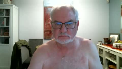 Snapshot of loop102 chatting on 05-06-26, 03:24 loop102 online show from 05-06-26, 03:24