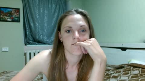 Lora online show from 06-11-26, 08:51