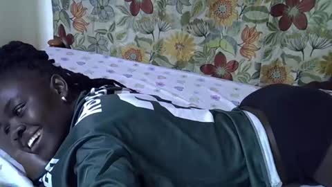 Snapshot of lora_amor chatting on 04-25-26, 04:15 lora_amor online show from 04-25-26, 04:15