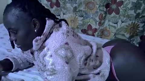 Snapshot of lora_amor chatting on 04-29-26, 06:25 lora_amor online show from 04-29-26, 06:25