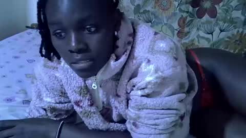 Snapshot of lora_amor chatting on 05-01-26, 01:37 lora_amor online show from 05-01-26, 01:37