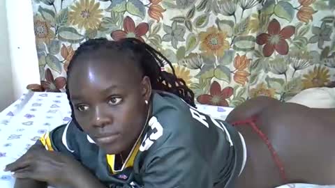 Snapshot of lora_amor chatting on 06-07-26, 01:43 lora_amor online show from 06-07-26, 01:43