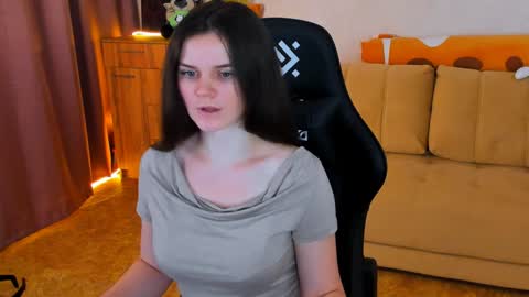 Lora Cain online show from 12-07-24, 01:51