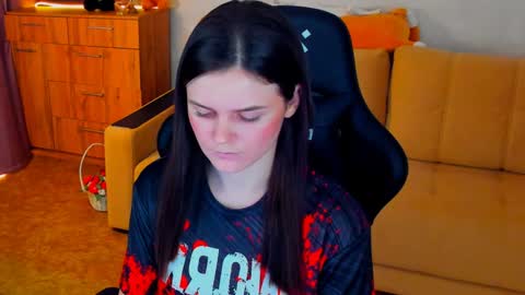 Lora Cain online show from 01-06-25, 07:02