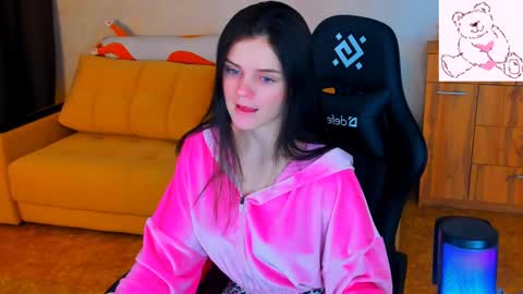 Lora Cain online show from 01-18-25, 04:10