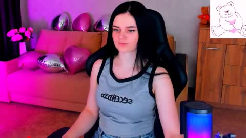 Lora Cain online show from 02-14-25, 07:12