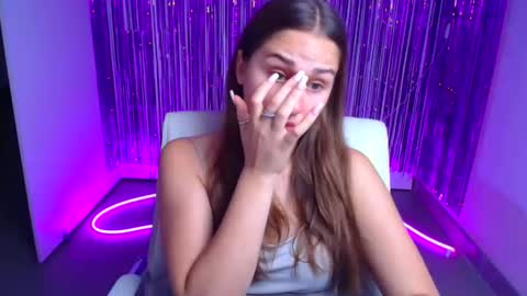 Lora online show from 09-19-25, 05:31