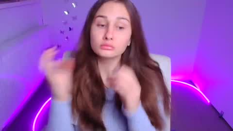 Lora online show from 10-06-25, 05:38