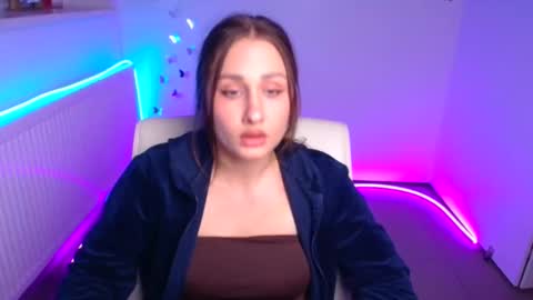 Lora online show from 10-17-25, 11:35