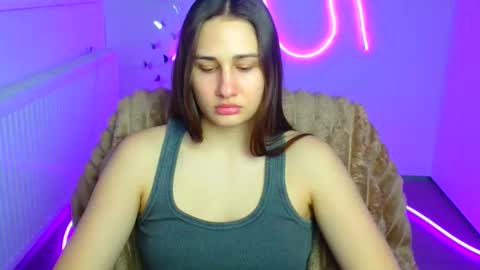 Lora online show from 03-06-26, 06:43