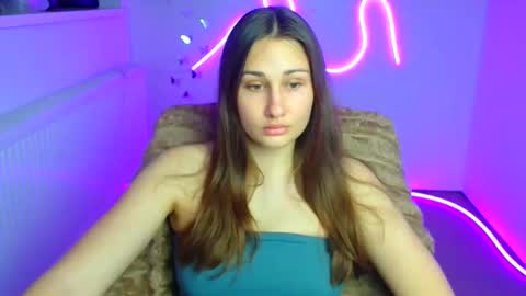 Lora online show from 04-18-26, 05:55