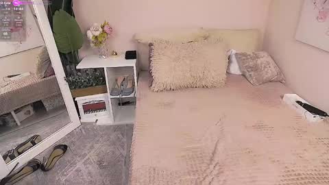 Snapshot of lorabigass chatting on 04-25-26, 07:44 Lora online show from 04-25-26, 07:44