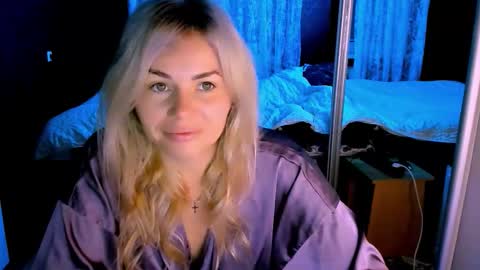 Lora online show from 10-01-25, 02:28