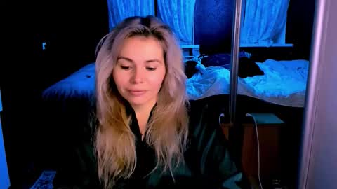 Lora online show from 11-14-25, 02:43