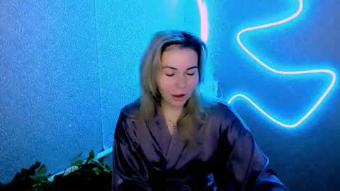 Lora online show from 01-16-26, 03:10