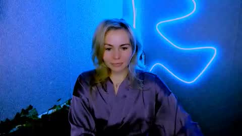 Lora online show from 02-03-26, 03:04