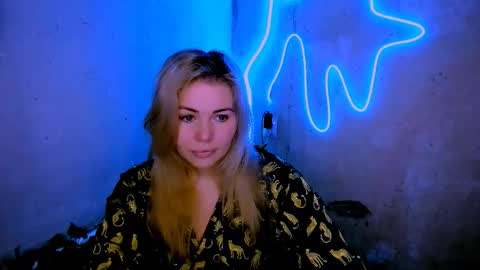 Lora online show from 03-16-26, 02:39