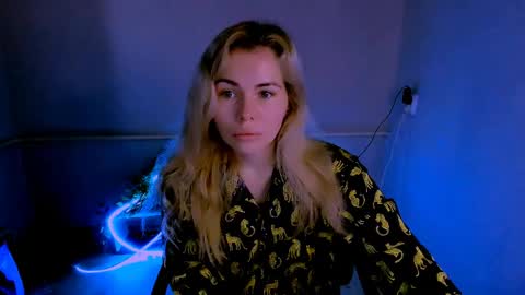 Lora online show from 04-06-26, 03:04