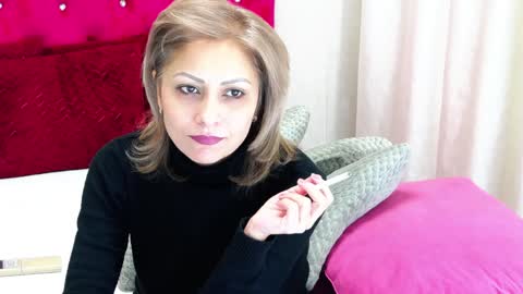 Snapshot of loradelniro1 chatting on 12-29-24, 01:17 loradelniro1 online show from 12-29-24, 01:17