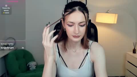 Lora online show from 11-16-25, 07:47