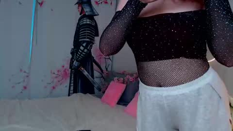 lorafisher online show from 05-09-26, 04:23