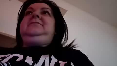 Lora online show from 12-31-24, 09:10