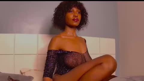 Snapshot of loraforreal chatting on 09-10-25, 10:54 Blackcat online show from 09-10-25, 10:54