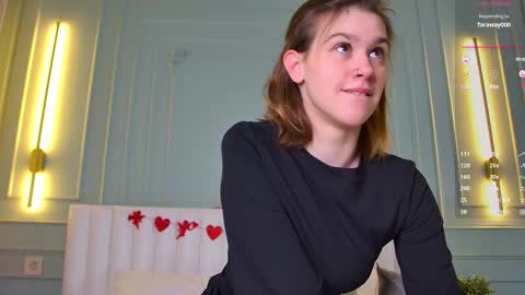 Lora online show from 02-13-26, 04:47