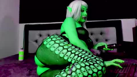 Lore Depp online show from 11-04-25, 03:16