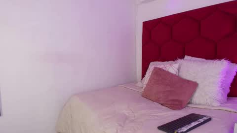 LORELI online show from 09-12-25, 03:28